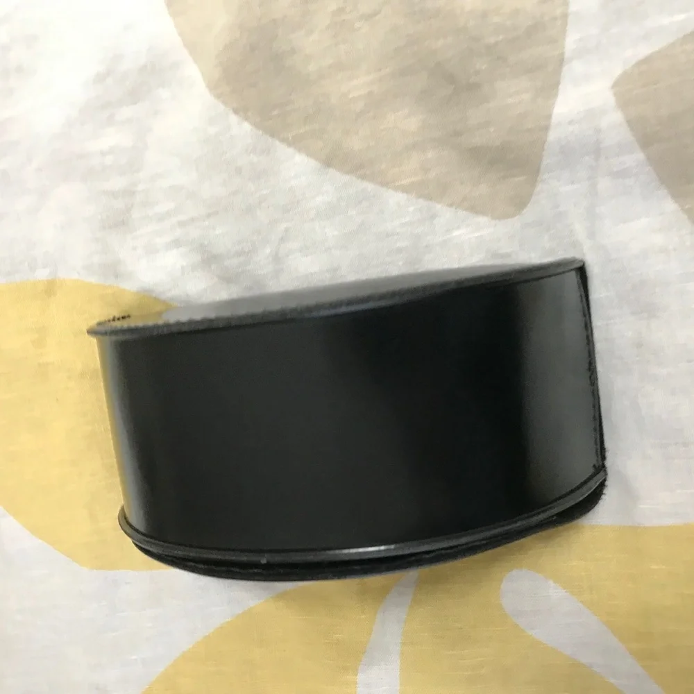 Marc by Marc Jacobs black arch Sunglasses case - Picture 3 of 8